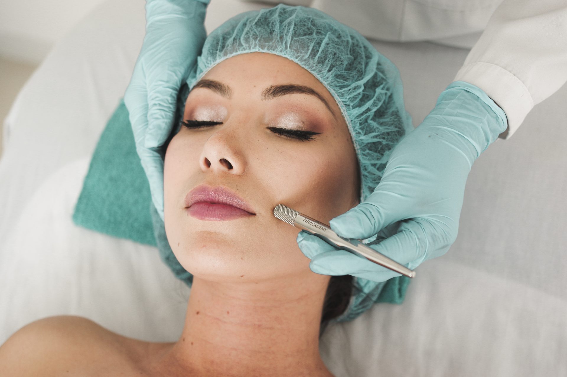 women doing facial treatment